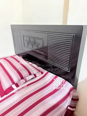 সেমি ডাবল কাঠের বিছানা ৪/৭