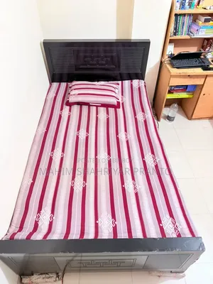 সেমি ডাবল কাঠের বিছানা ৪/৭
