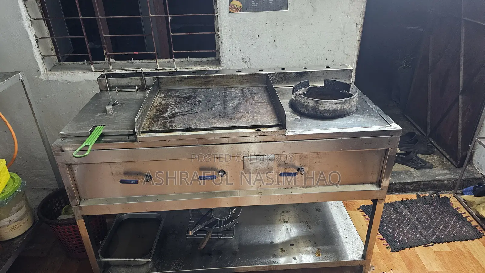 Heavy-duty 3-in-1 Commercial Fast Food Station.