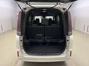 Toyota Esquire 2021 Pearl