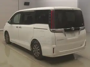 Toyota Esquire 2021 Pearl