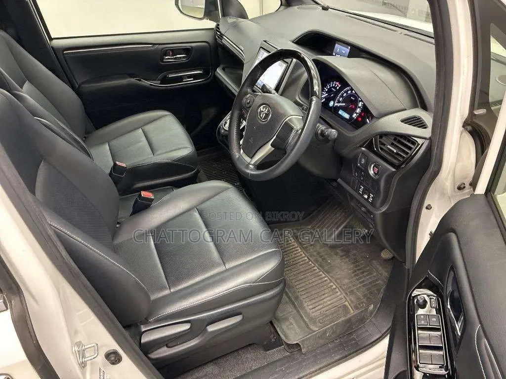 Toyota Esquire 2021 Pearl