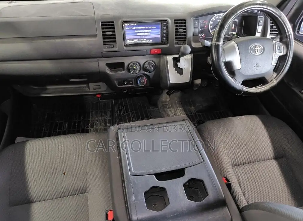Toyota HiAce 2021 Black