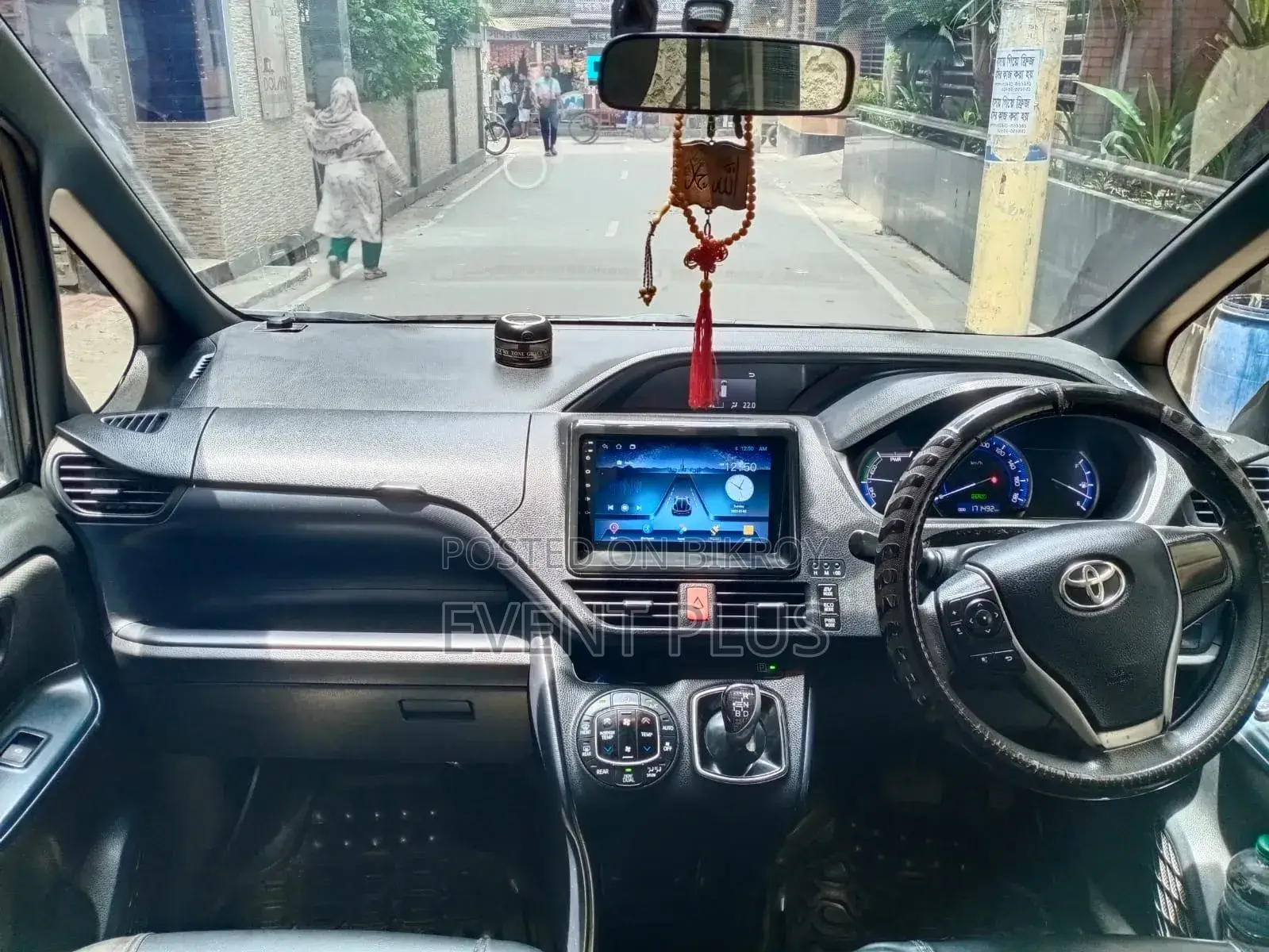 Toyota Voxy 2014 Black