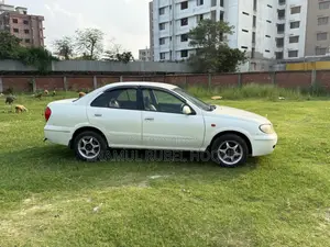 Nissan Sunny 2004 Pearl