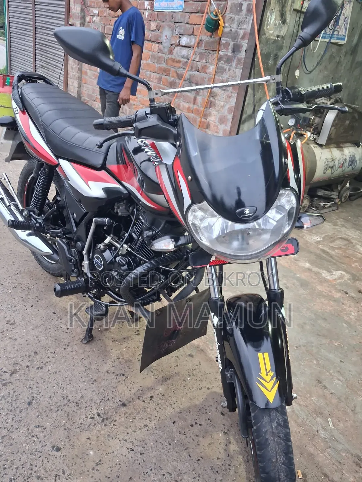 New Bajaj Discover 125 2025 Black