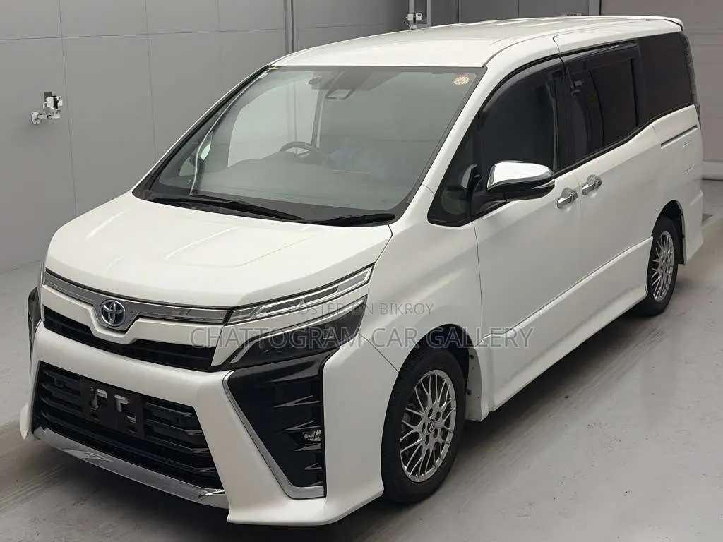 Toyota Voxy 2021 Pearl