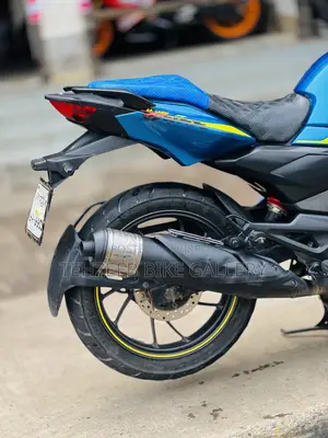 Hero Hunk 2022 Blue