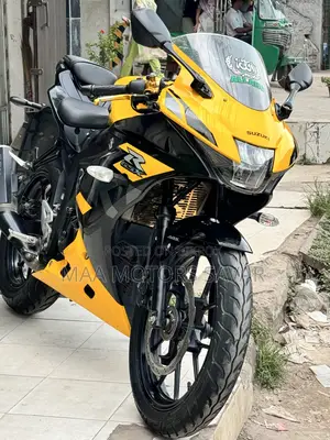 Suzuki GSX-R 2023 Yellow