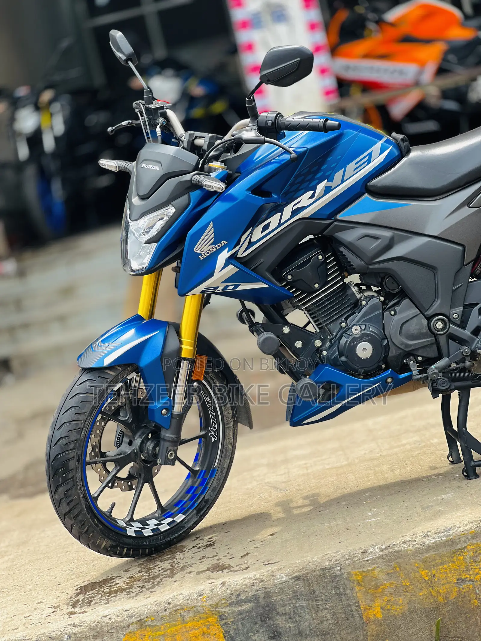 Honda Hornet 2025 Blue