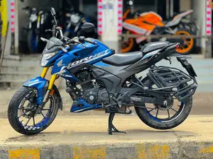 Honda Hornet 2025 Blue