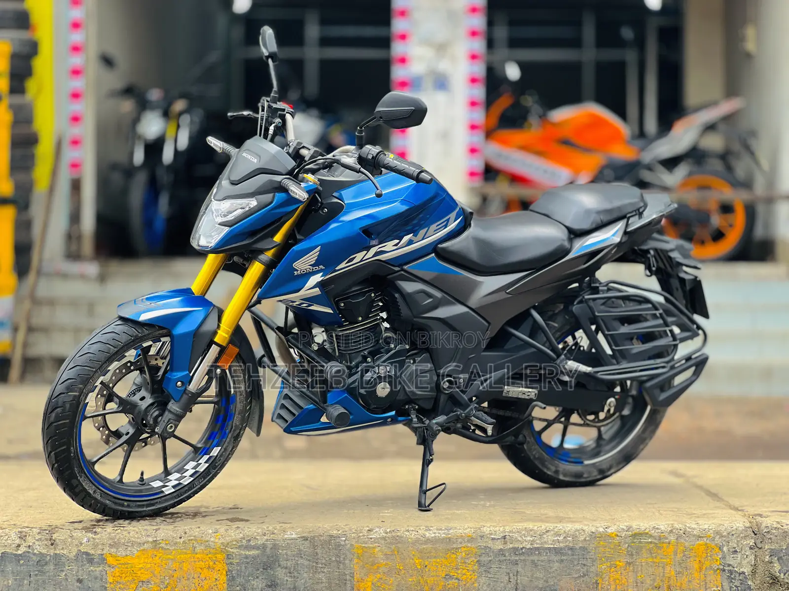 Honda Hornet 2025 Blue