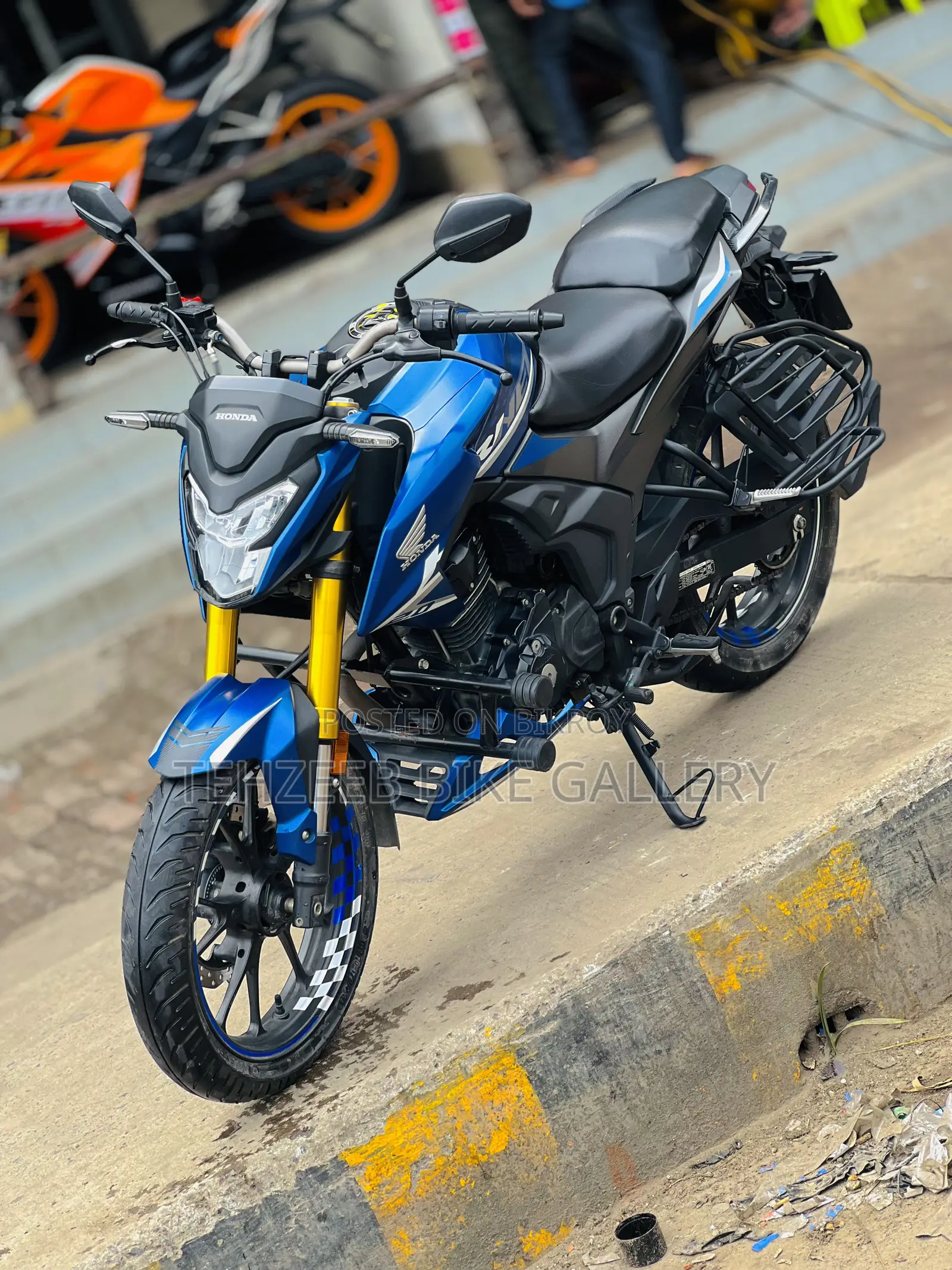 Honda Hornet 2025 Blue