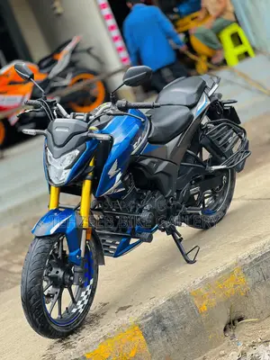 Honda Hornet 2025 Blue