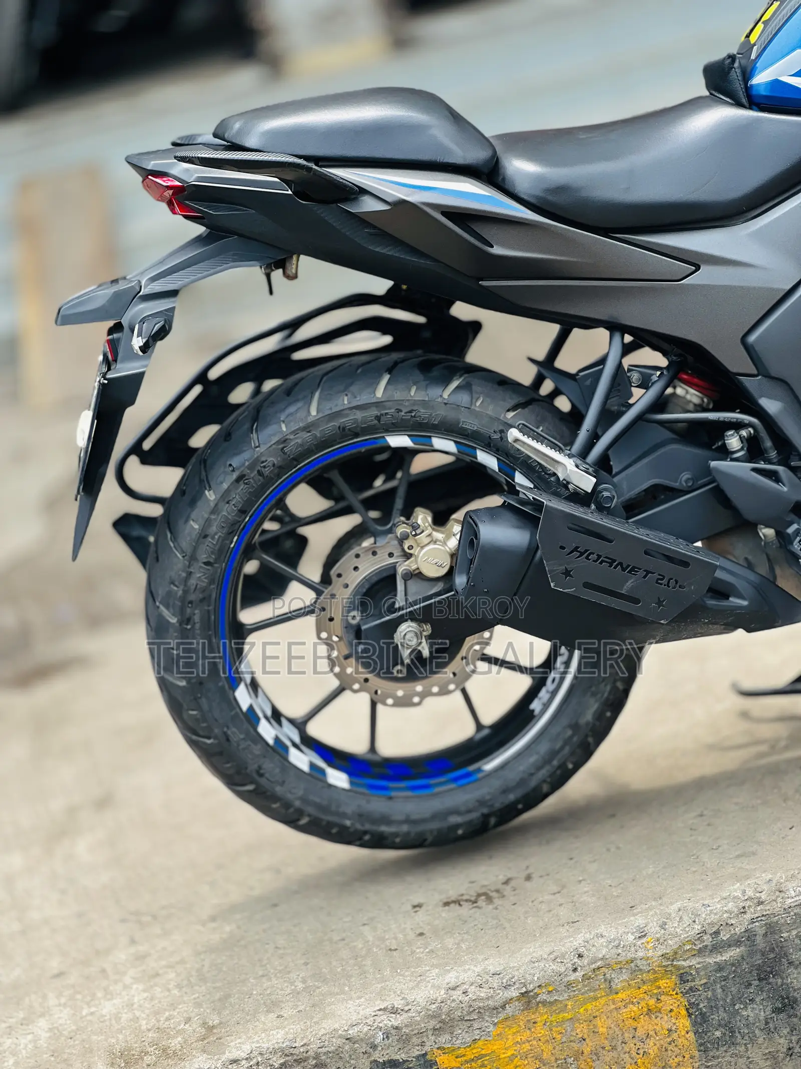 Honda Hornet 2025 Blue