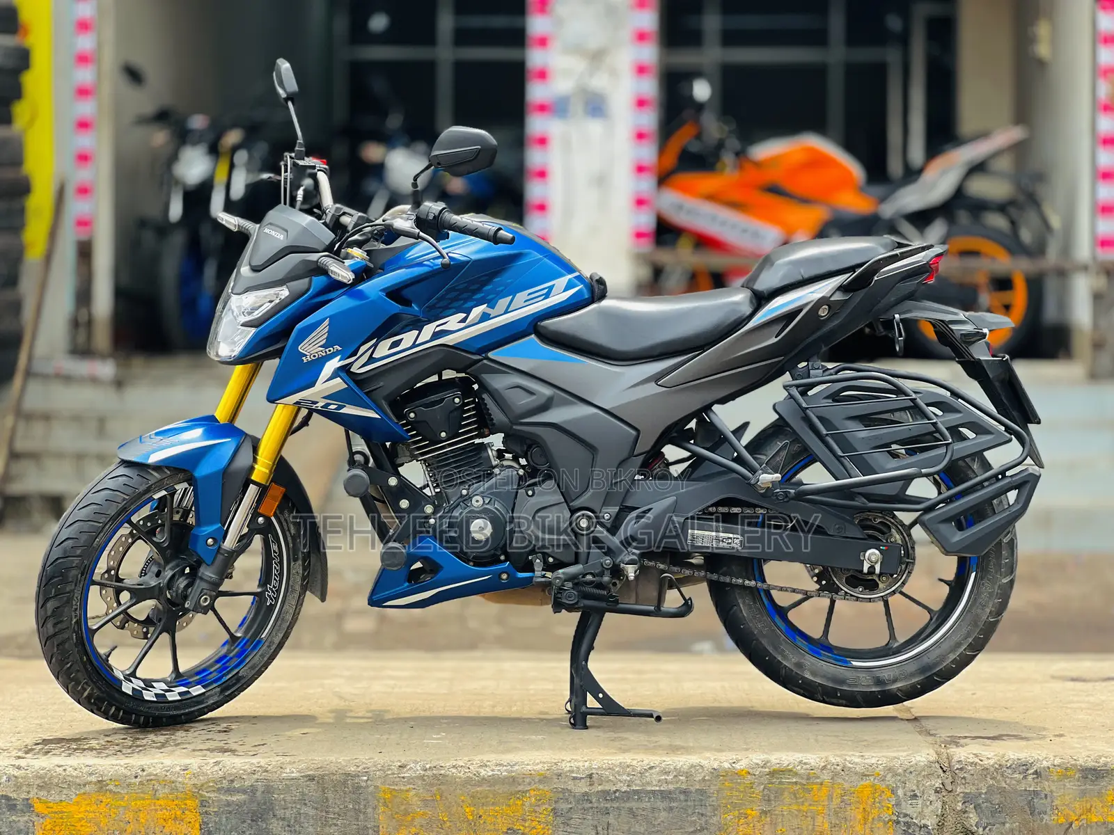 Honda Hornet 2025 Blue