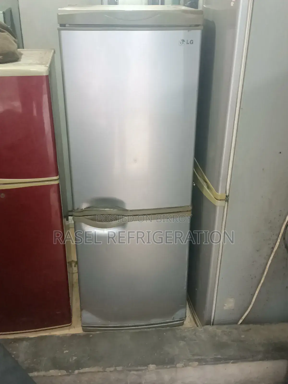 14 CFT Running LG Fridge for sale.