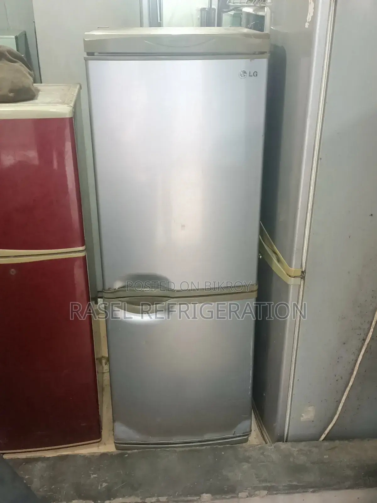 14 CFT Running LG Fridge for sale.