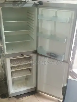14 CFT Running LG Fridge for sale.
