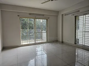4bdrm Apartment in Banani for rent