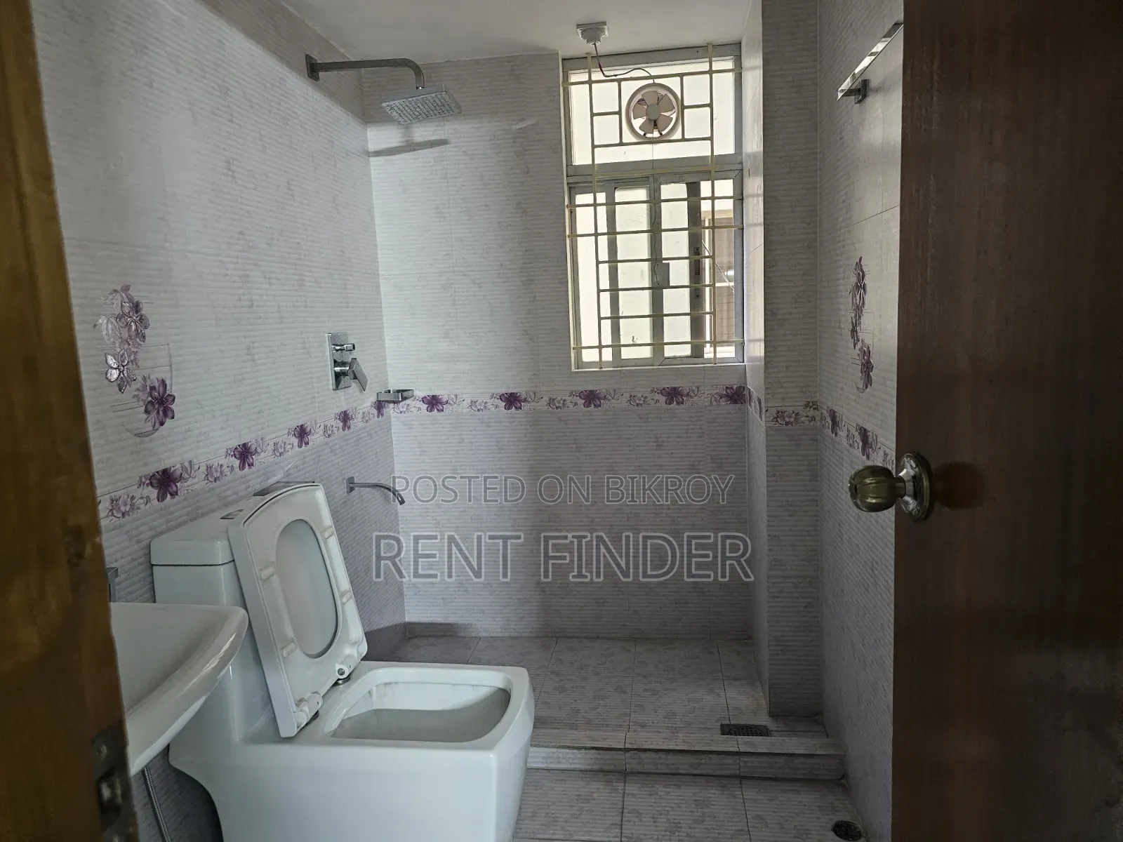 4bdrm Apartment in Banani for rent