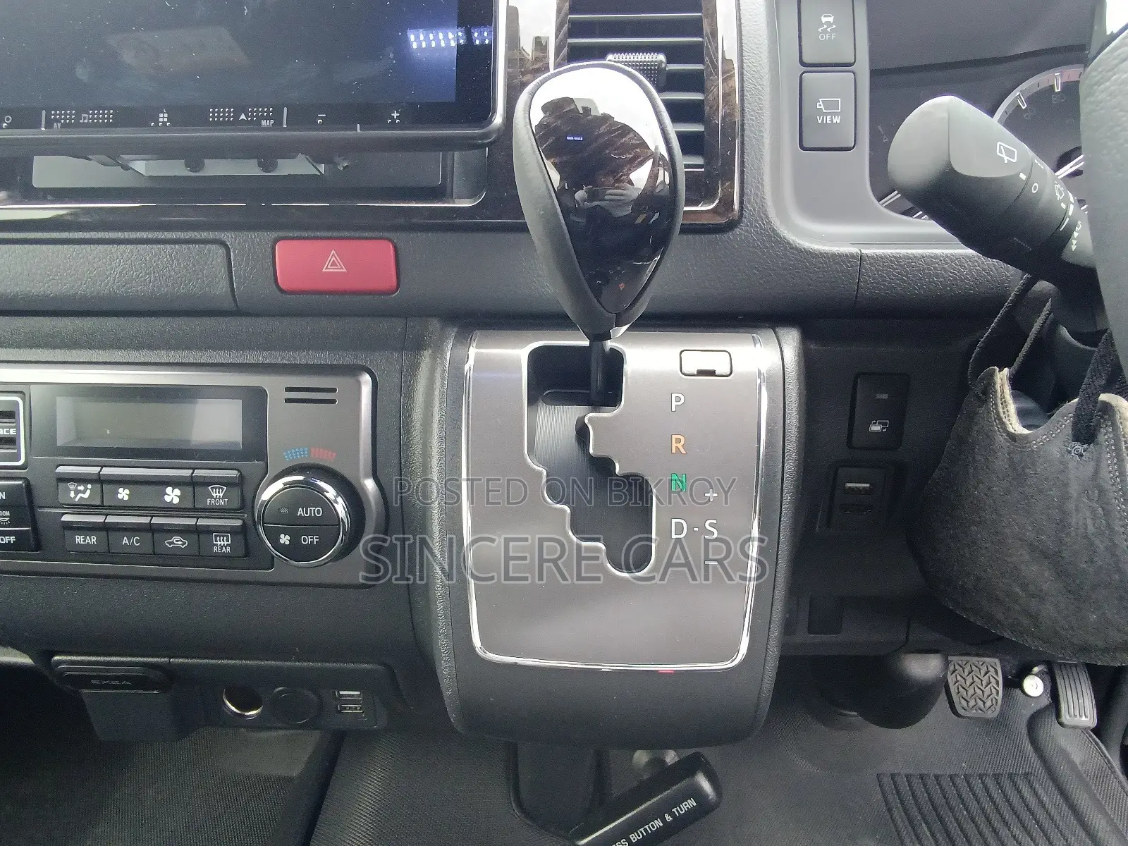 টয়োটা হাইএস ২০২৩ ব্ল্যাক