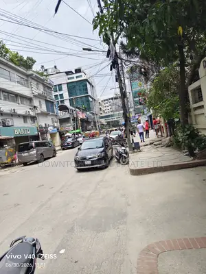 ধানমন্ডি ৪-এ ৩ বেডরুমের অ্যাপার্টমেন্ট বিক্রির জন্য