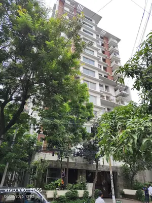 ধানমন্ডি ৪-এ ৩ বেডরুমের অ্যাপার্টমেন্ট বিক্রির জন্য