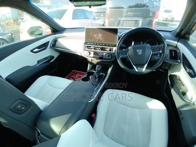 Toyota Crown 2021 Pearl