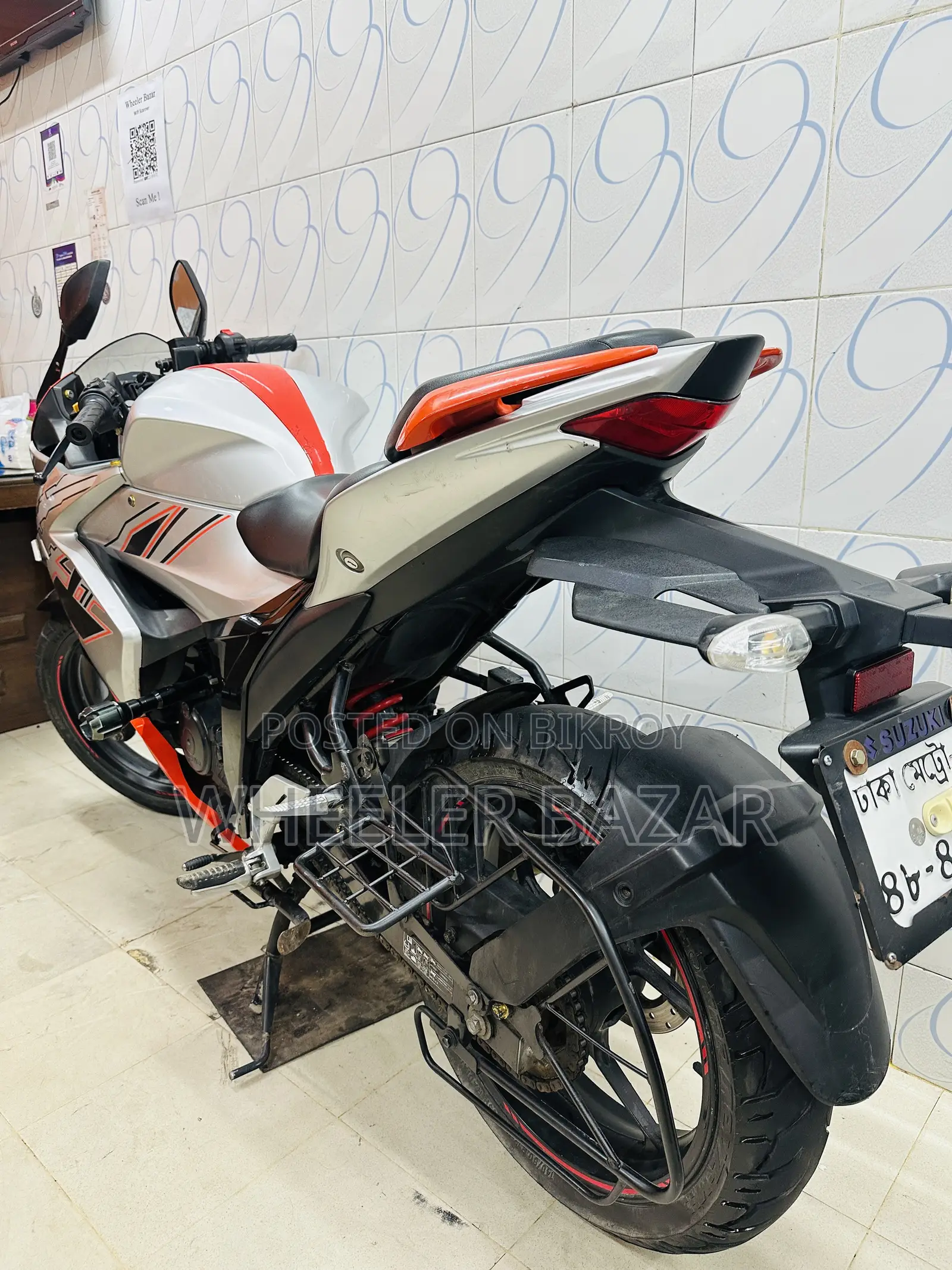 Suzuki Gixxer Fi ABS 2024 Orange