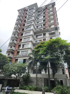 ধানমন্ডি ৪-এ ৩ বেডরুমের অ্যাপার্টমেন্ট বিক্রির জন্য