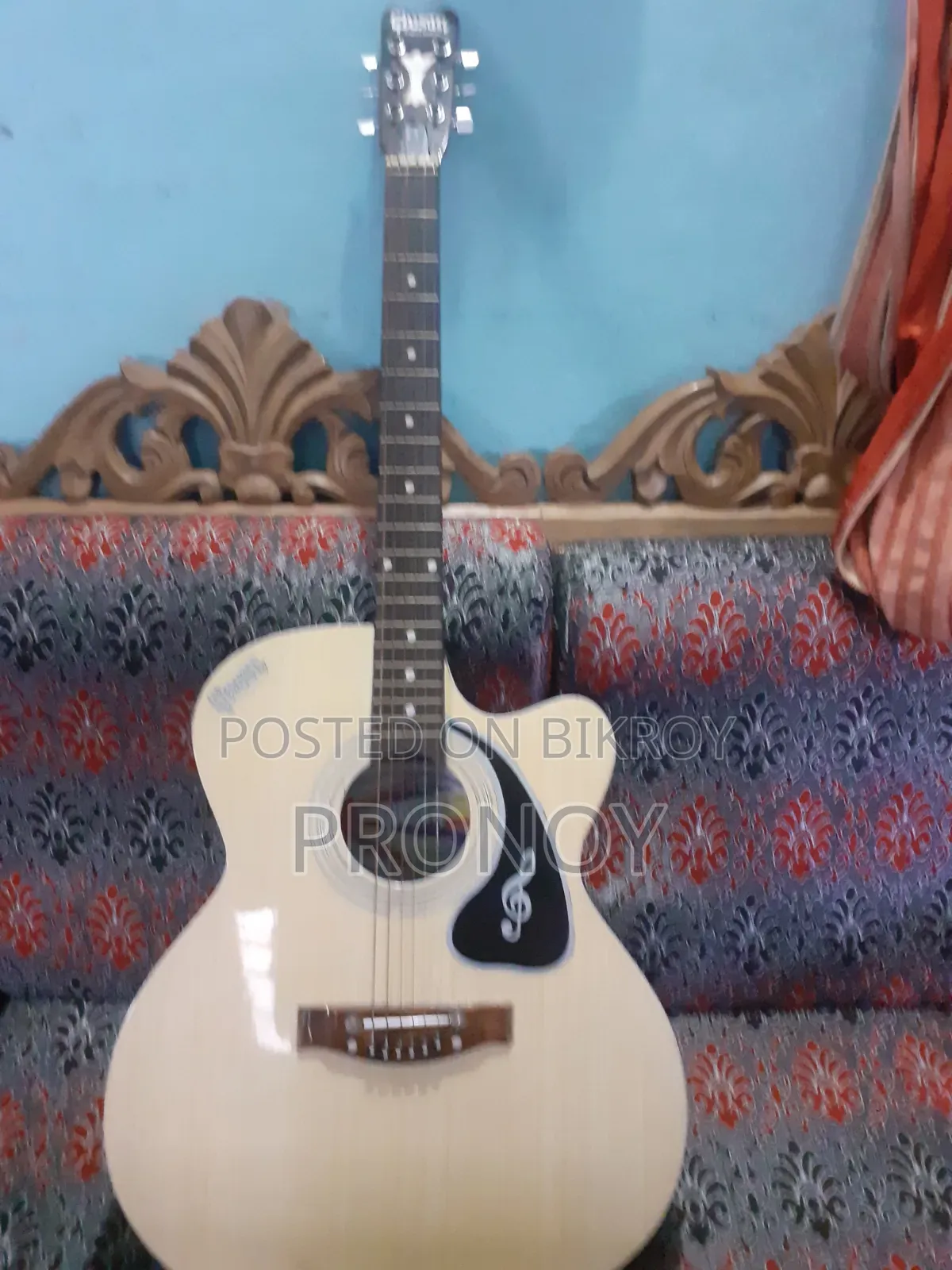 Gibson Venice Rose Guitar For Sell.