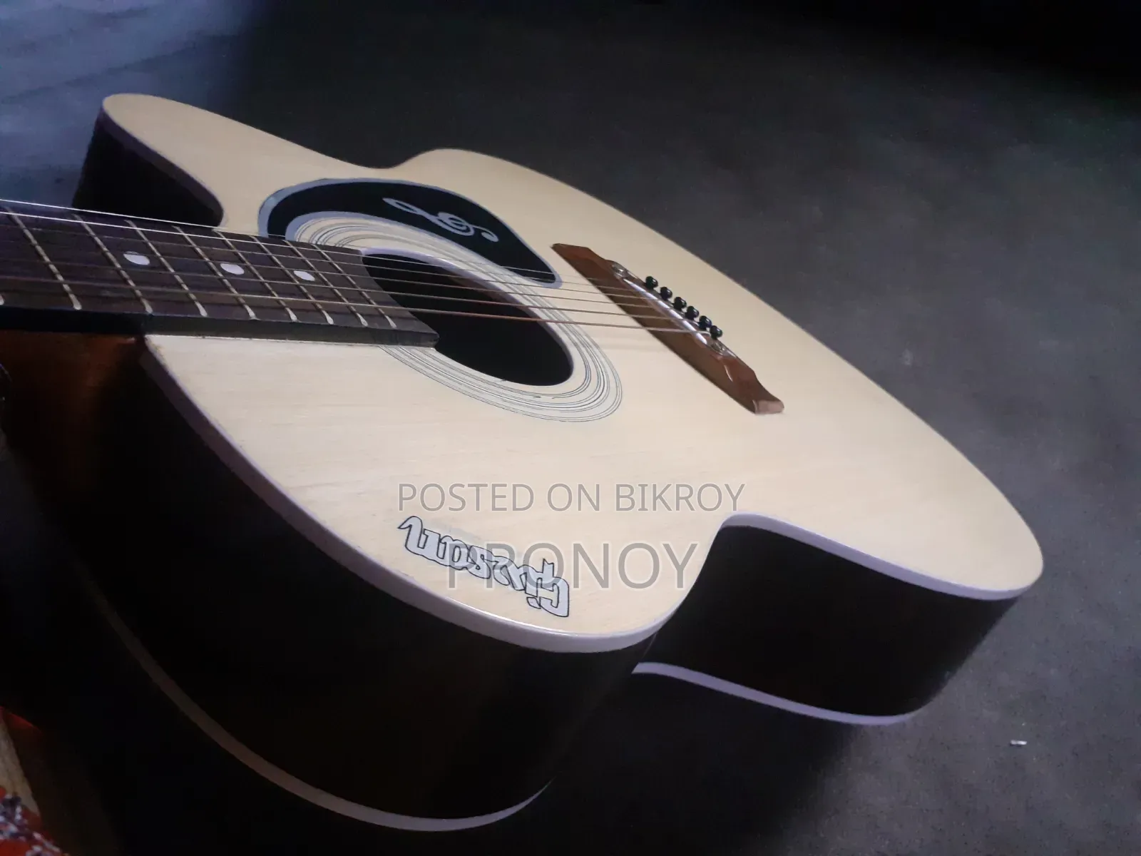 Gibson Venice Rose Guitar For Sell.