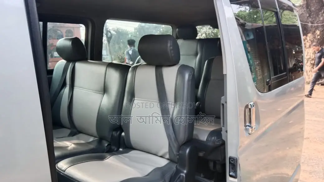 Toyota HiAce 2010 Silver