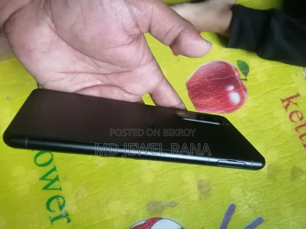 সনি এক্সপেরিয়া ৫ ১২৮ জিবি কালো