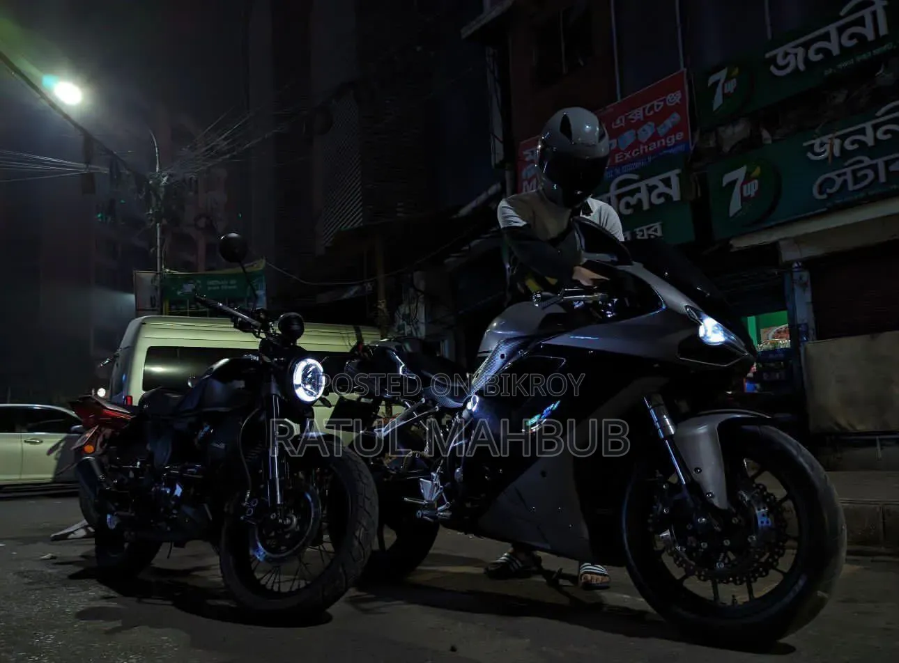 মোটরসাইকেল ২০২০ সিলভার