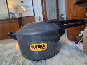 Hawkins Futura Hard Anodized Pressure Cooker
