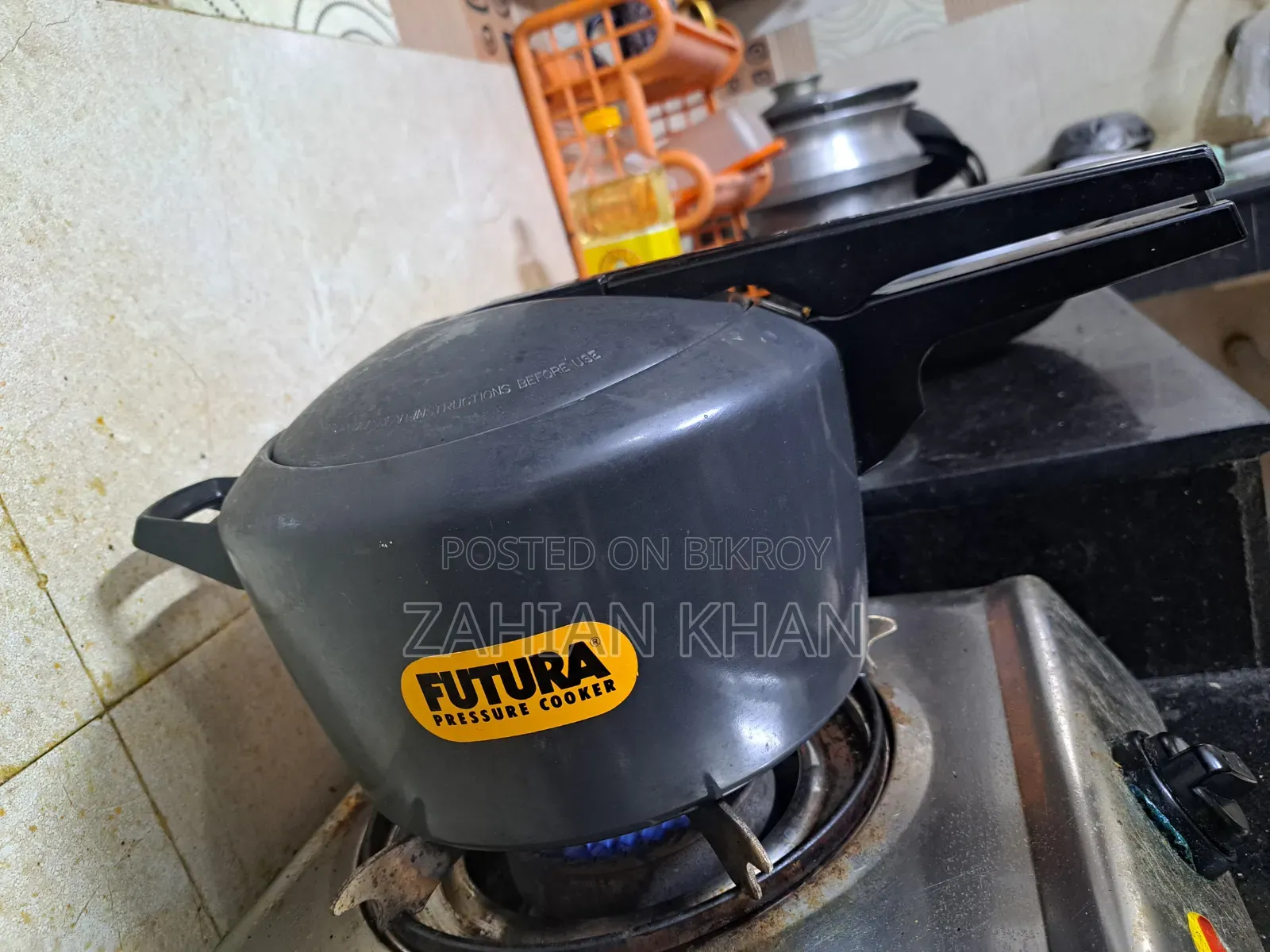 Hawkins Futura Hard Anodized Pressure Cooker