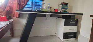 কিছু ভালো মানের বাসায় ব্যবহার করা ফার্নিচার বিক্রি করা হবে