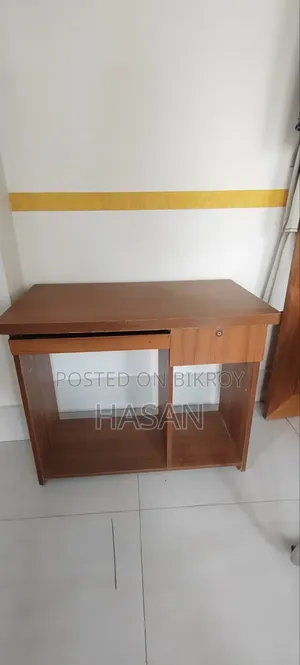 কিছু ভালো মানের বাসায় ব্যবহার করা ফার্নিচার বিক্রি করা হবে