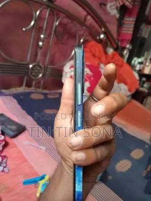 Vivo Y22s 128 GB