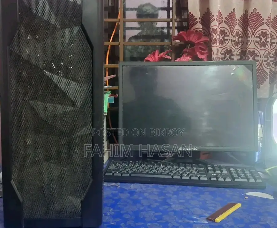 Desktop Computer 8GB Intel Core I3 HDD+SSD 640GB