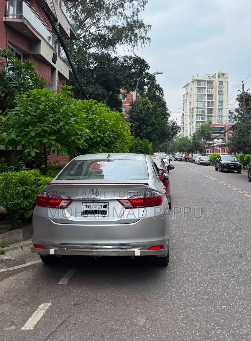 Honda Grace 2015 Silver