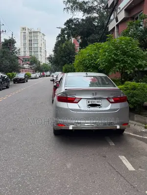 Honda Grace 2015 Silver