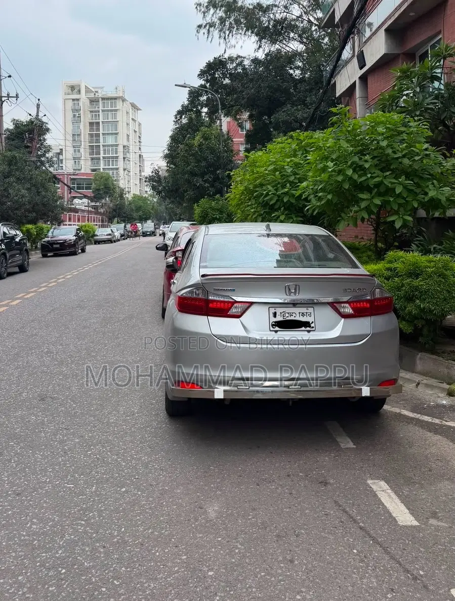 Honda Grace 2015 Silver