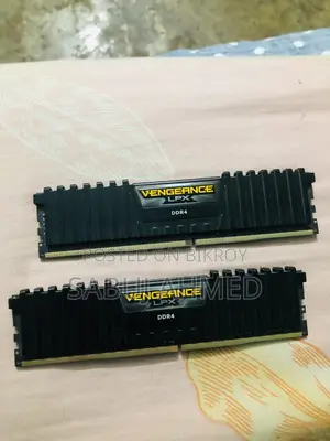 Corsair 8*2 (16) GB 3200MHz RAM, Core i5 10400, PNY 256GB NVMe M.2 SSD