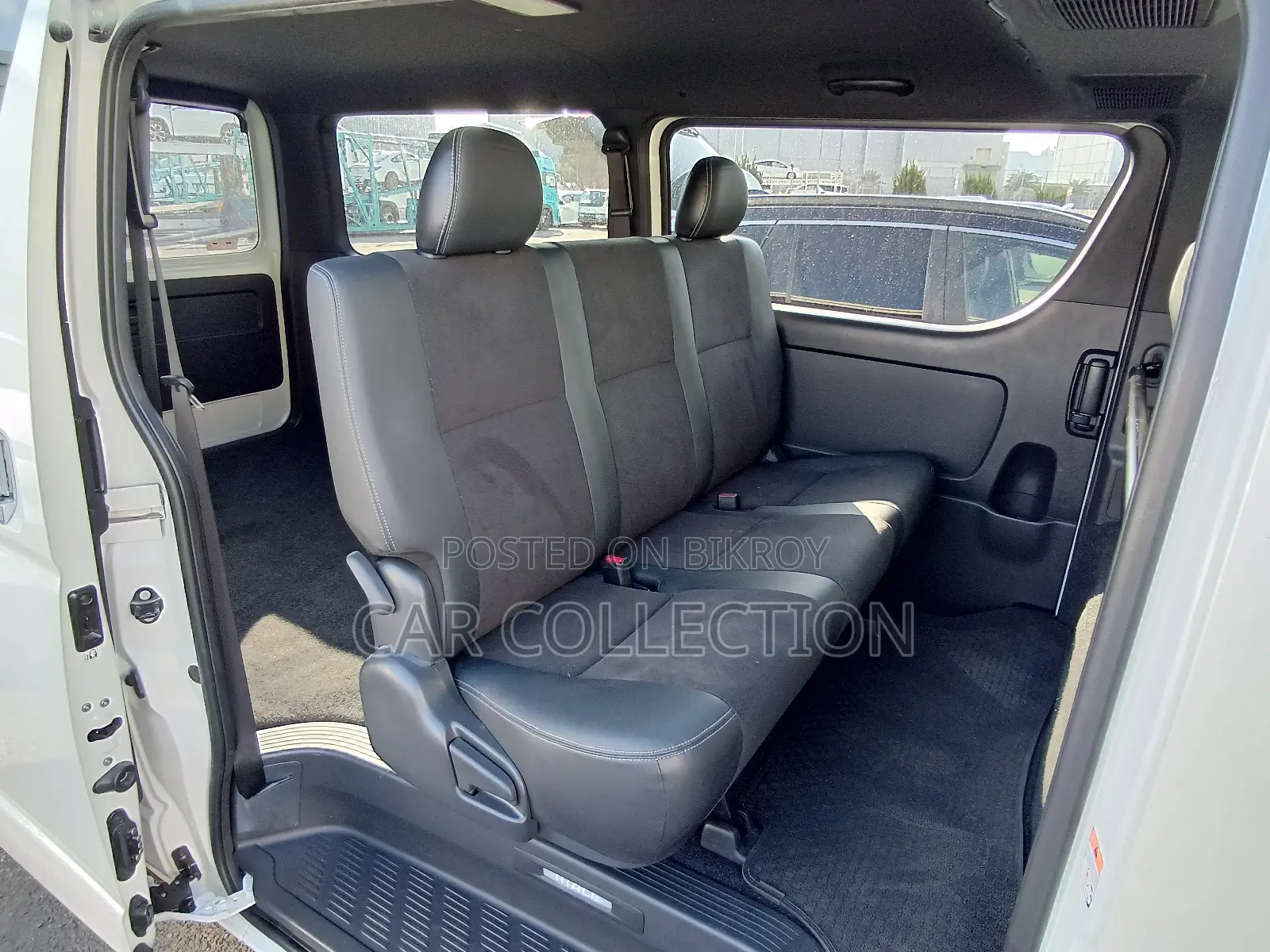 Toyota HiAce 2023 Pearl