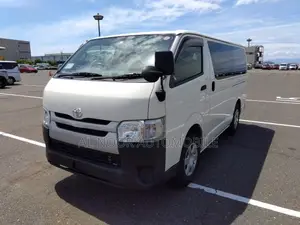 Toyota HiAce 2021 White