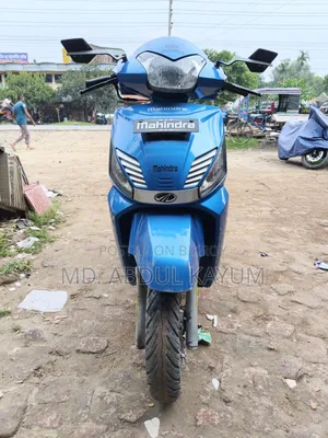 Mahindra Gusto 2017 Blue