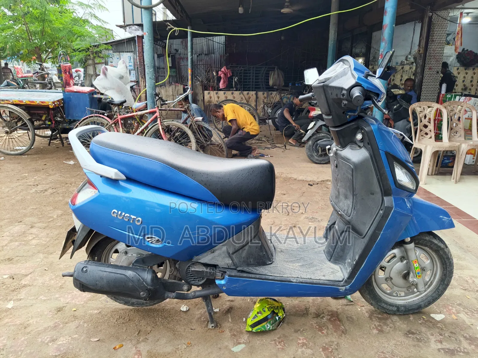 Mahindra Gusto 2017 Blue